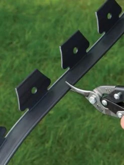 EasyFlex™ No Dig Edging, 50' -Comfortable Garden 8592452 002V 3 4