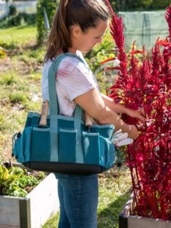 Gardener's Puddle-Proof Tote -Comfortable Garden 8595203 0131