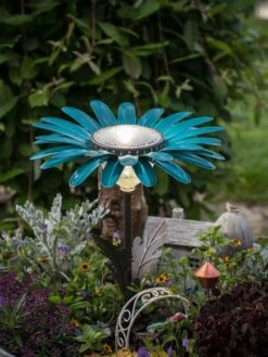 Desert Steel Daisy Solar Light -Comfortable Garden 8599556 07V tif