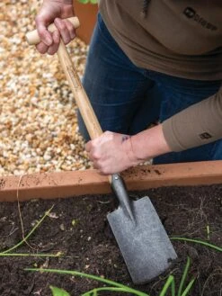 Gardener’s Lifetime Perennial Spade With Short T-Handle -Comfortable Garden 8600310 3318 tif