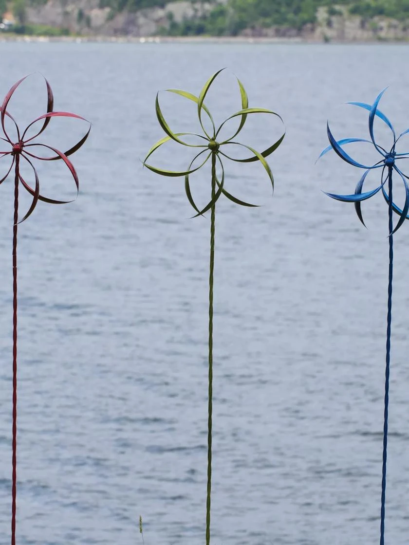 Feather Staked Wind Spinner, 22" 4 Feather Staked Wind Spinner, 22" - Image 2