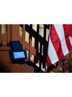 Solar Flood Light 17 Solar Flood Light -Comfortable Garden 8607650 02v