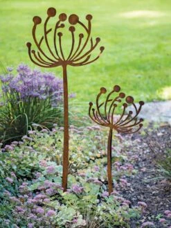 Queen Anne's Lace Garden Stake Set Of 2 -Comfortable Garden 8610210 0105 tif