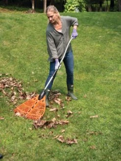 Magic Fly® Leaf Rake 11 Magic Fly® Leaf Rake -Comfortable Garden 8611047 027 tif