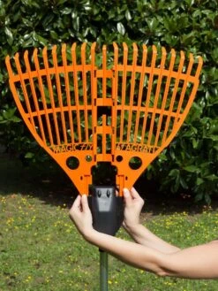 Magic Fly® Leaf Rake 13 Magic Fly® Leaf Rake -Comfortable Garden 8611047 04V tif