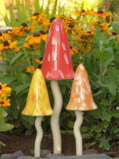 Potting Shed Tinkling Toadstool Sculptures, Set Of 3 13 Potting Shed Tinkling Toadstool Sculptures, Set Of 3 -Comfortable Garden 8611730 sum 03v