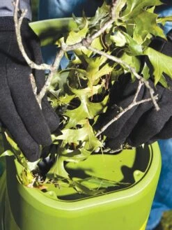 Snow Joe® 15-Amp Electric Wood Chipper/Shredder -Comfortable Garden 8612510 08v tif