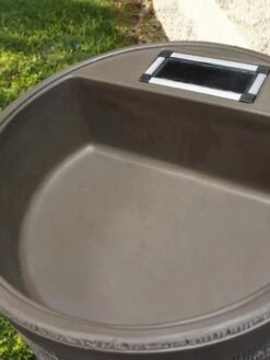 Round Rain Barrel With Planter, 35 Gallons -Comfortable Garden 8612856WALNT 02V tif