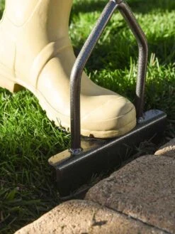 Yard Butler® Step Edger -Comfortable Garden 8613159 04v