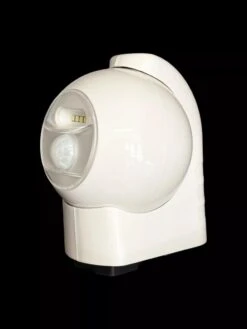 MAXSA® Motion-Activated LED Outdoor Light -Comfortable Garden 8613573 06V